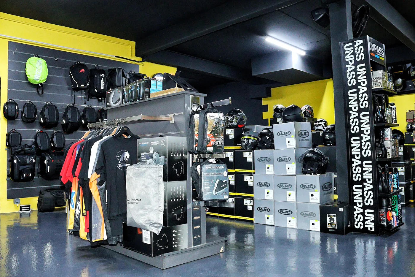 Rayons casques et accessoires moto